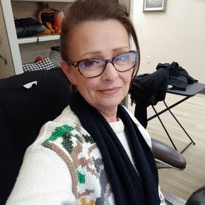 Meet your Posher, Becky